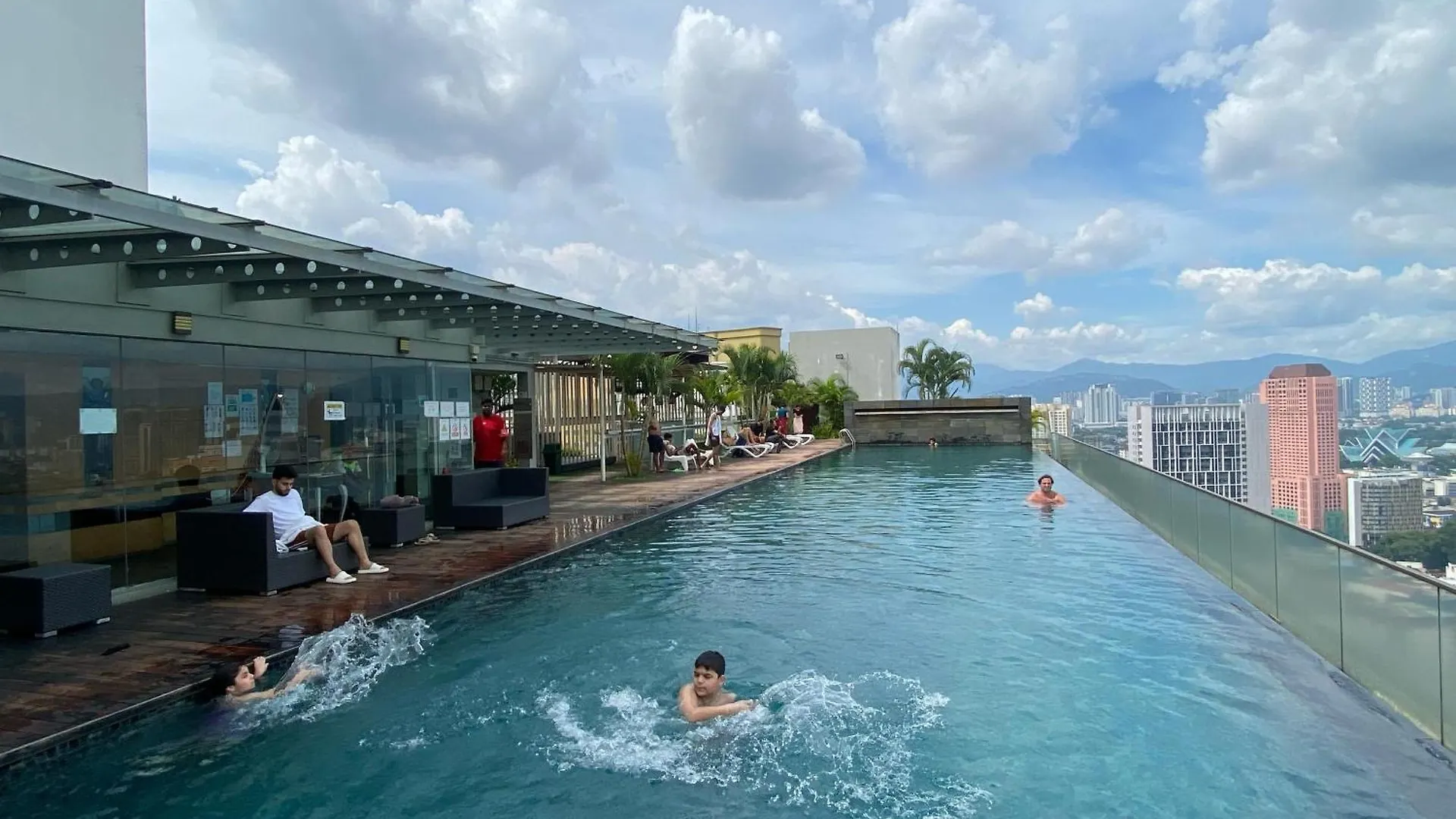 Kl Infinity Luxury Skypool Hostel Kuala Lumpur